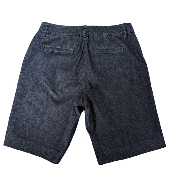 L.L. BEAN Women's Favorite Fit Straight Denim Shorts Dark Wash Size 8 - Picture 2 of 9